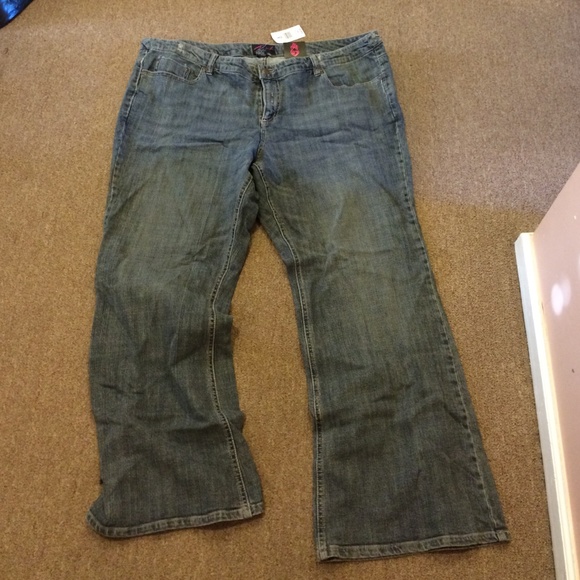 🚫SOLD🚫Torrid boot cut jeans size 26 - Picture 2 of 3