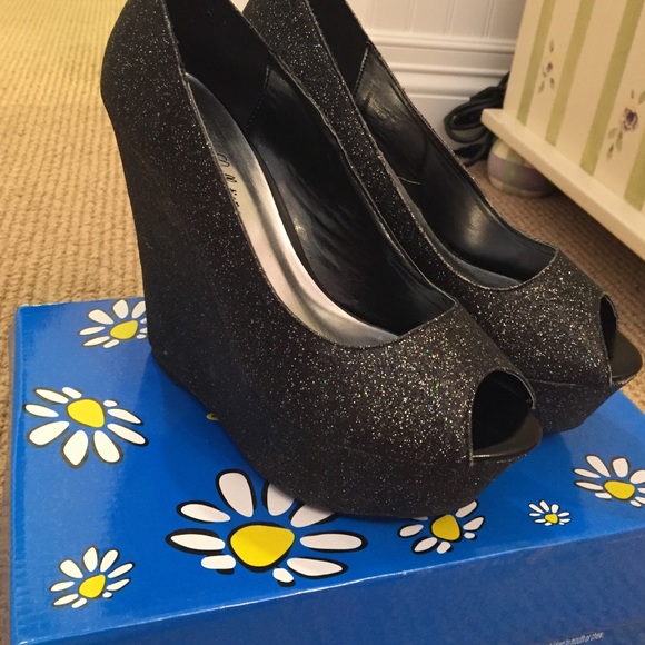 De Blossom Collection Black Glitter Wedges