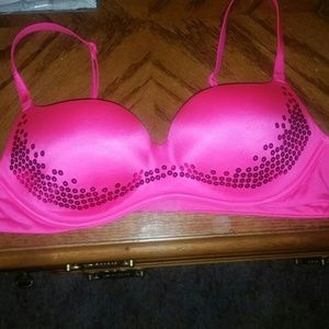 Vs push up bra