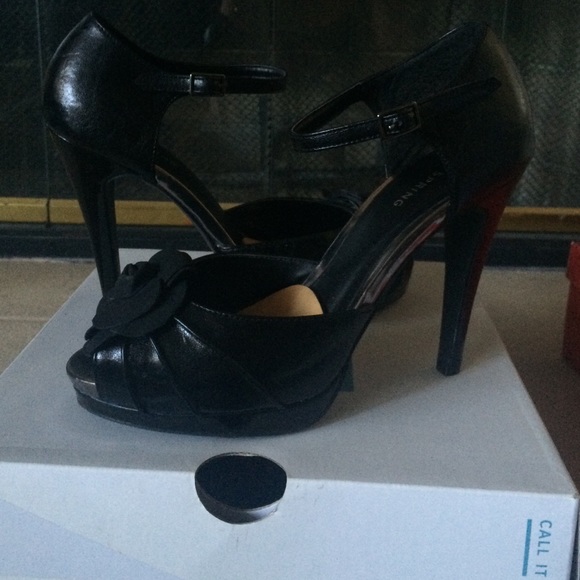 Strappy high heels - Picture 1 of 2