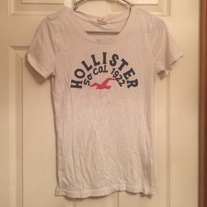White hollister graphic tee size medium