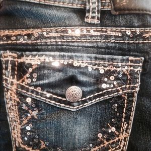 Nwot Silver Suki mid slim boot cut 31/33 sold