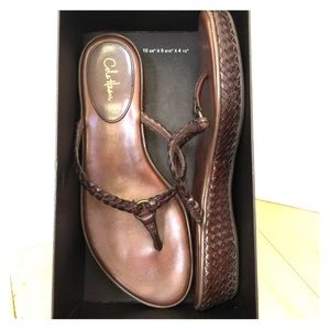 Like new 8.5 Cole Haan brown leather sandal