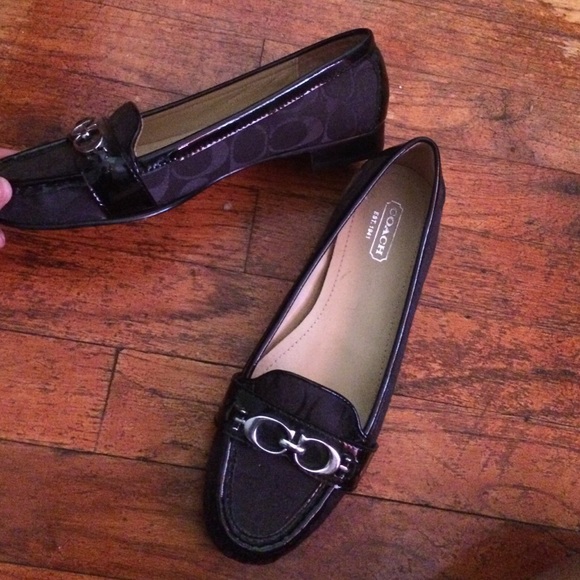 Coach - Picture 2 of 3