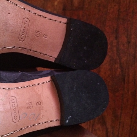 Coach - Picture 3 of 3