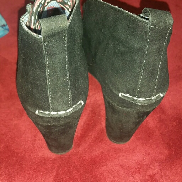 Black Shoes/stylish short boots  New no box - Picture 2 of 4