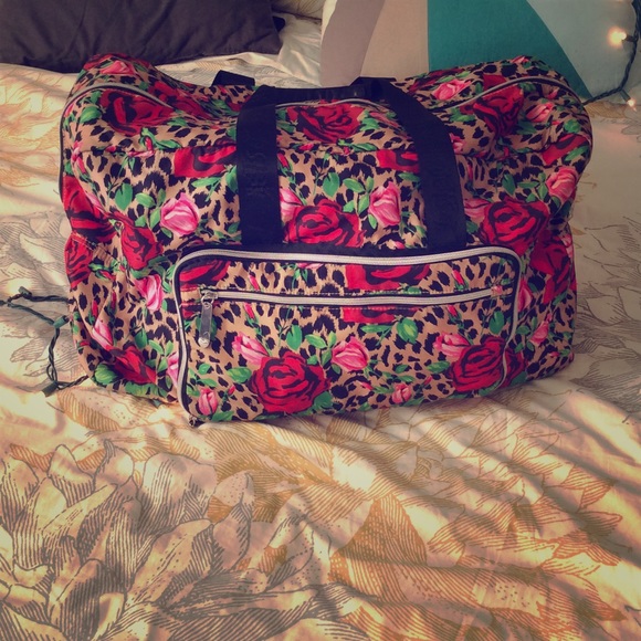 Betsy Johnson Luggage Duffle💋💋