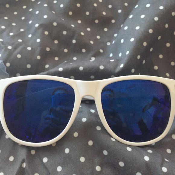 Brand new OneLove white polarized sunglasses - Picture 4 of 4