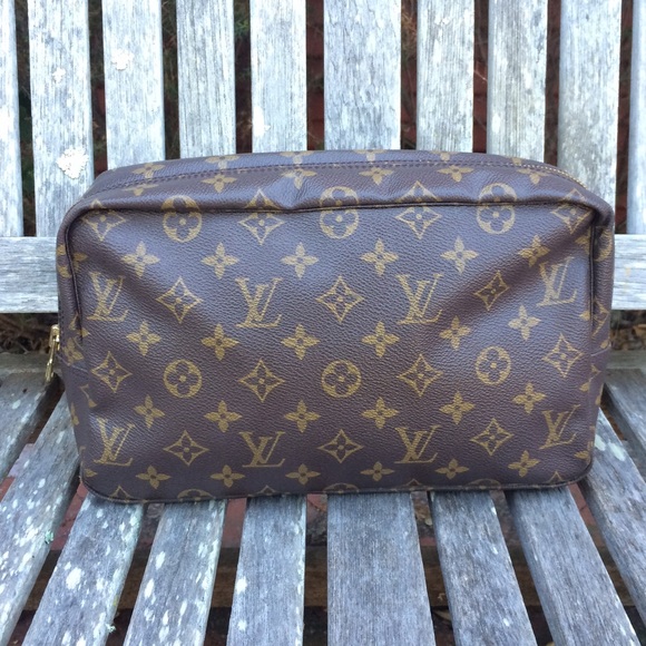 Louis Vuitton Clutches & Wallets - ❤️RESERVE UNTIL TOMORROW MORNING❤️