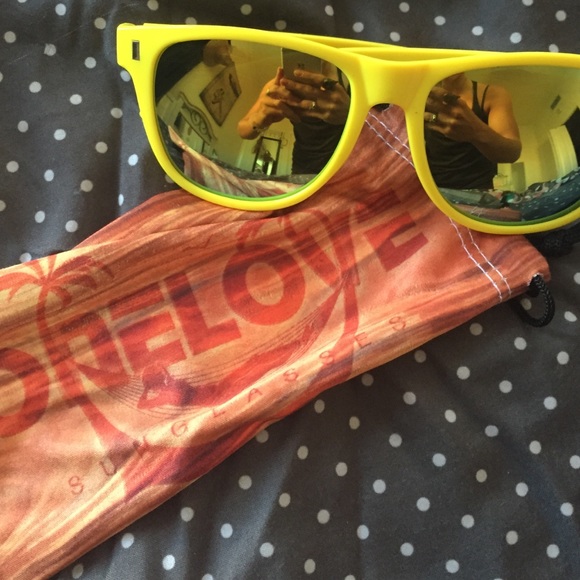 OneLove sunglasses yellow - Picture 4 of 4