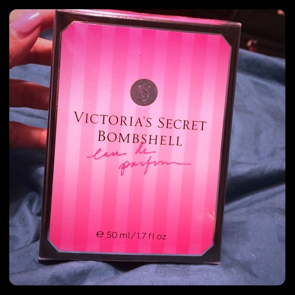 Victoria's Secret Bombshell perfume