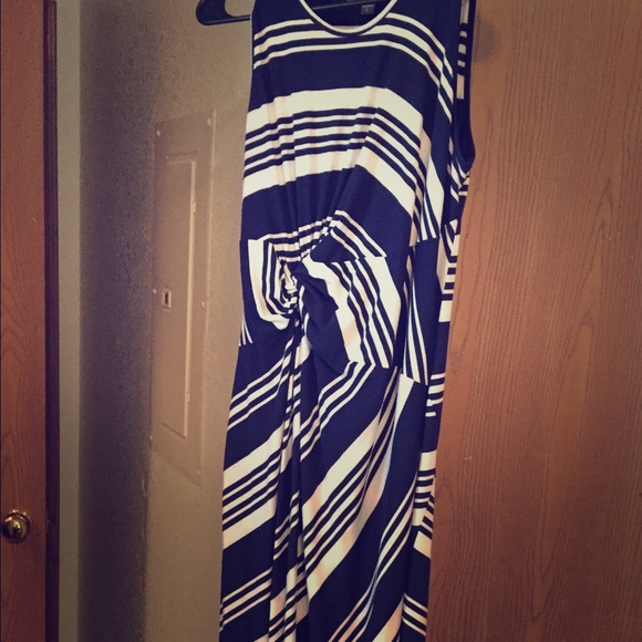 Pea in the Pod navy and white maxi dress.