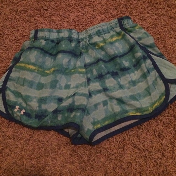 Too small! Under Armor size SMALL running shorts!