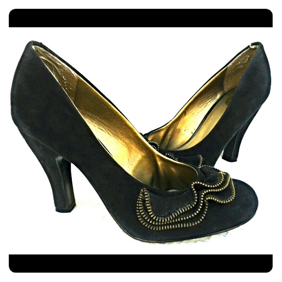 G by Guess Shoes - G By Guess Black Vintage Inspired Pumps 6.5