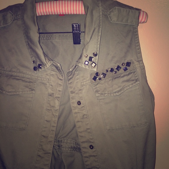 H&M green vest