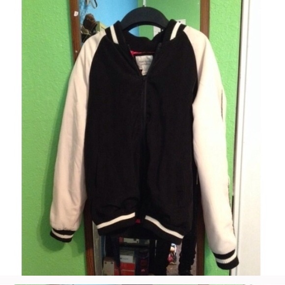 F21 Black Bomber Jacket - Picture 1 of 3