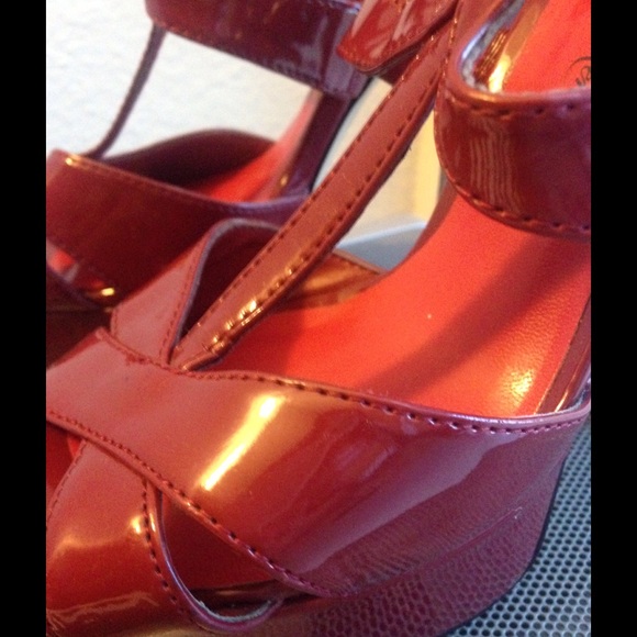 Classic red stiletto - Picture 2 of 4