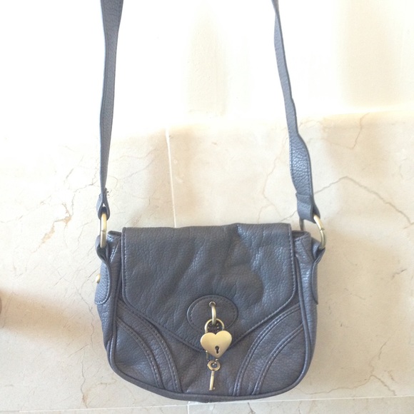 🆕 grey cross body bag 👜