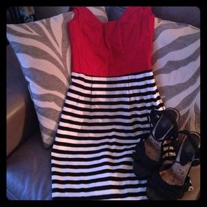 Med length dress with striped bottom