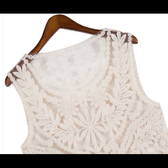 HUGE SALE!!! BEAUTIFUL LACE CROCHET DRESS IN CREAM - Picture 2 of 4