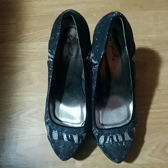 Platform Pumps - Picture 2 of 3