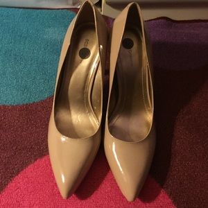 Nude BCBGeneration Heels
