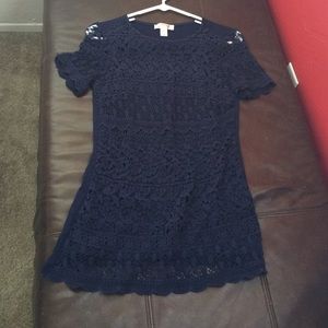 Cute lace shirt color is navy blue