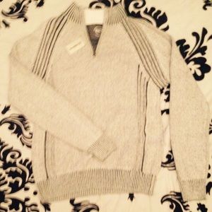 NWT gray mens pullover