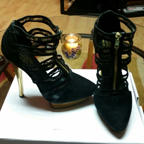Blk n gold lace booties