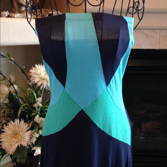 🎉Host Pick🎉Colorblock in blues dress - Picture 4 of 4