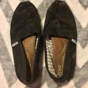 Distressed TOMS
