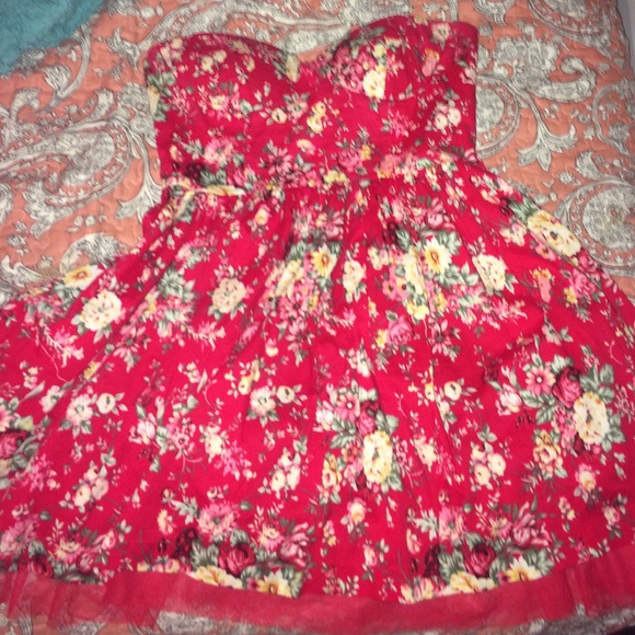 Forever 21 dress size small worn once.