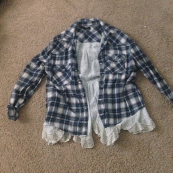 URBAN OUTFITTERS FLANNEL