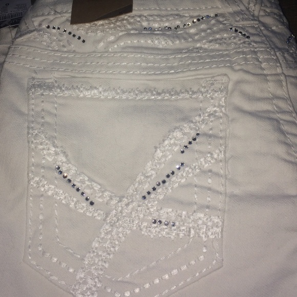 White capris - Picture 2 of 2