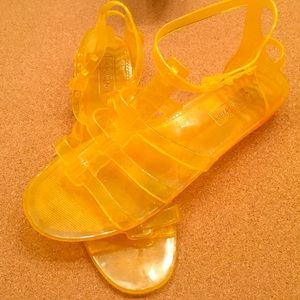 BCBG MAXAZRIA Jelly Sandals 🌻