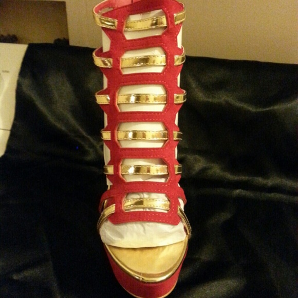 Women's shoes size 10