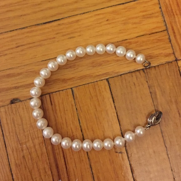 Authentic pearl bracelet