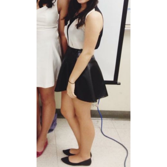 Sparkle & Fade Sleeveless Chiffon Top - Picture 4 of 4