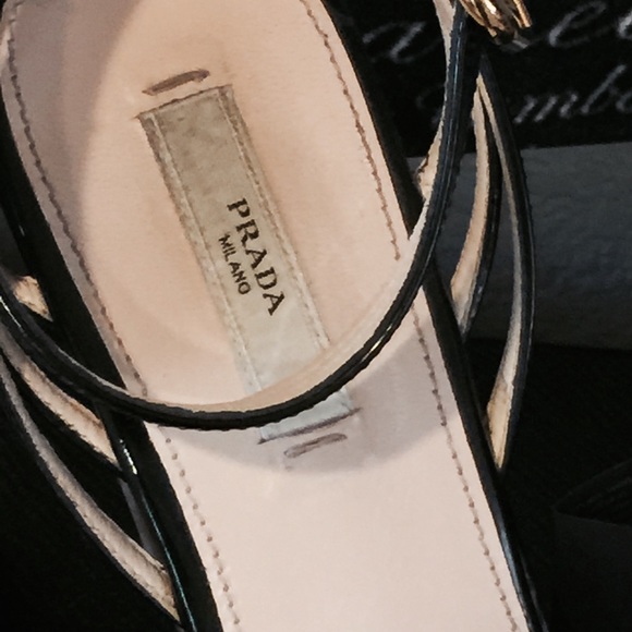 💋SOLD💋Prada Cork Trendy Wedge Sandals Shoes - Picture 4 of 4