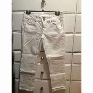 White American Eagle Capris!