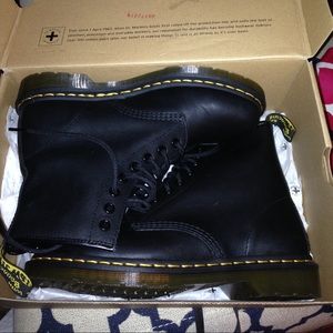 BNIB Dr Martens 1460 boots