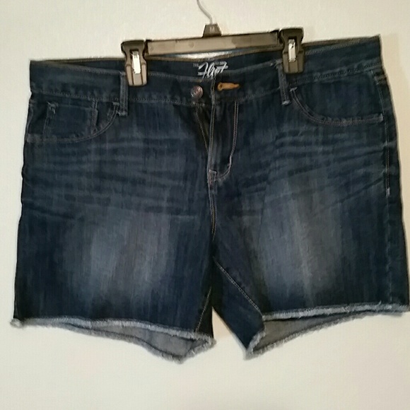 SOLD IN BUNDLE!!!!!.....Old navy demin shorts