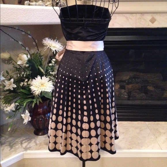 🎉Host Pick🎉The Limited "Event" dress - Picture 3 of 4