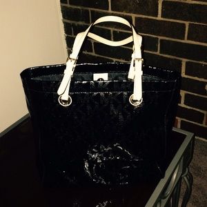 Authentic Michael Kors Tote Bag 🎉