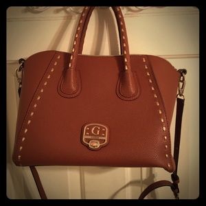 Guess tote