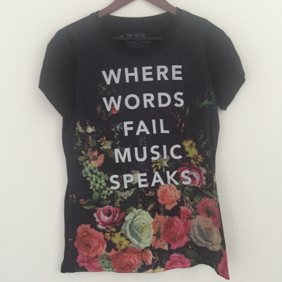 Hot Topic Graphic Tee