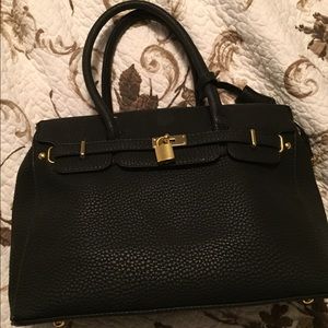 💫Adrienne Vittadini handbag 💫