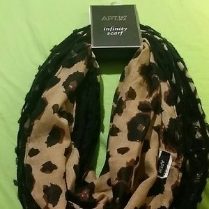 Apt. 9 Leapard  Scarf