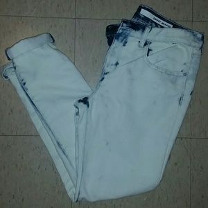 NWT White wash jeans