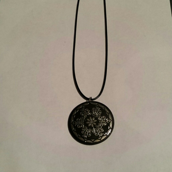 Jewelry - Necklace